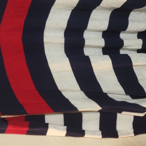 SLIGHTLY USED TOMMY BAHAMA RED WHITE AND BLUE SIZE M SWIM COVER UP - Picture 5 of 12